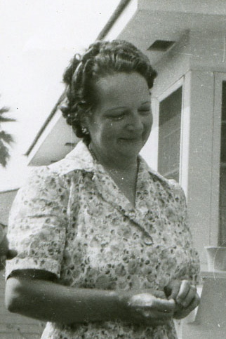 Cora Evans